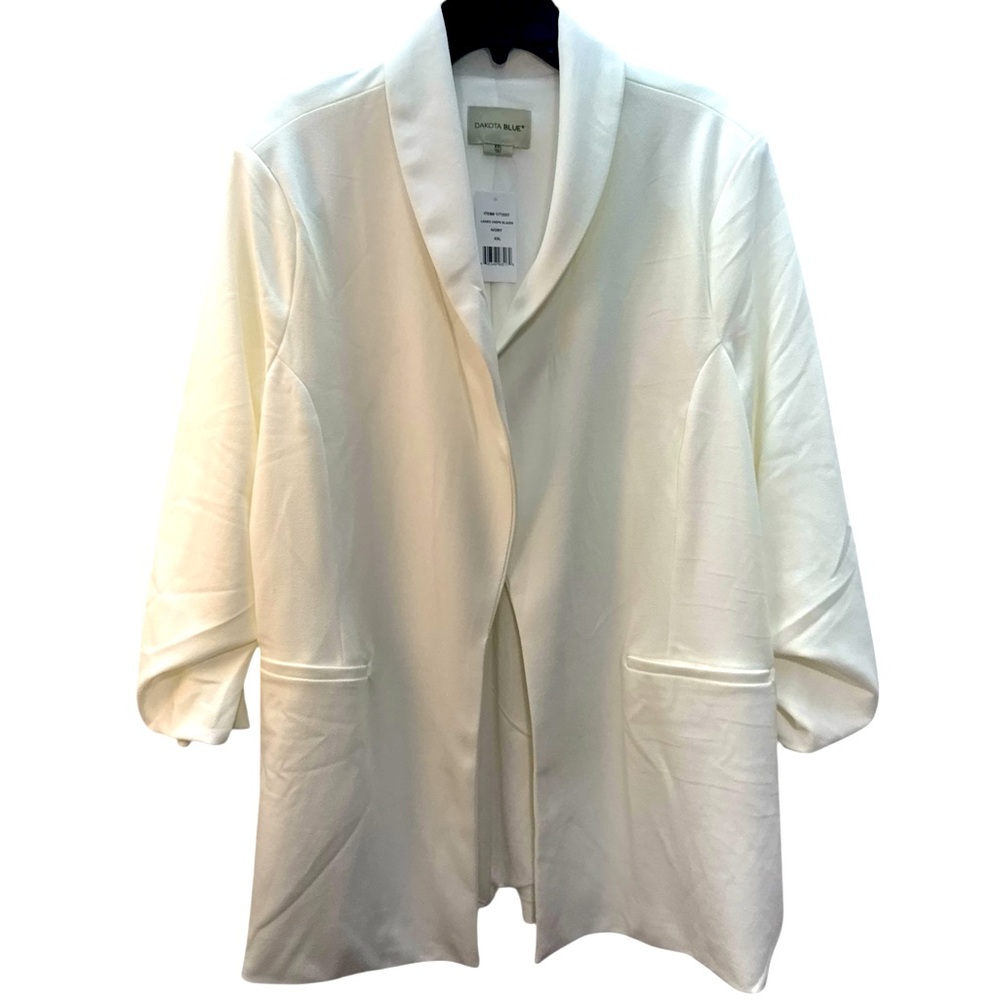 Elegant White Blazer for Women - Picture 2 of 4
